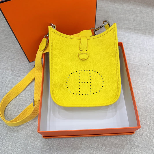Hermès Evelyne Mini, All-Match Summer Street-Style Must-Have